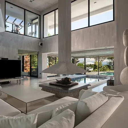Luxury Christina Willa *